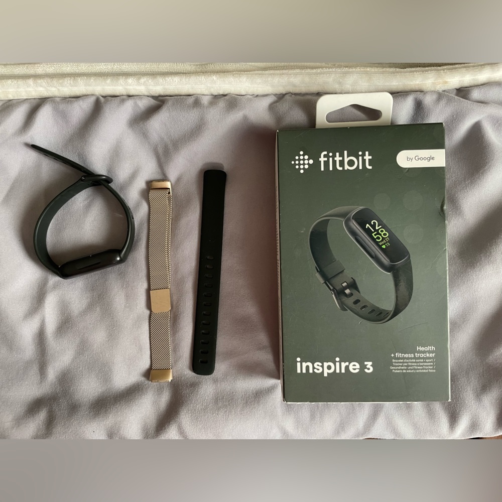 - Fitbit inspire 3